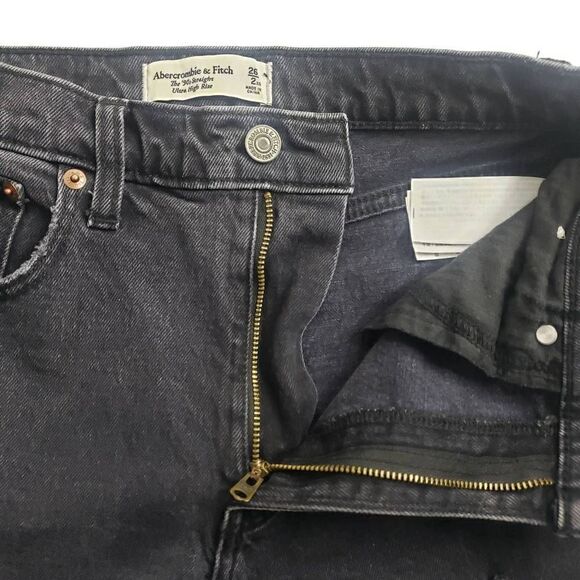 Abercrombie & Fitch The 90's Straight Ultra High Rise Distressed Black Denim Siz - Picture 3 of 8